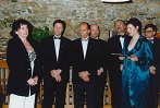 ga. Polona Mozetič, predstavnica Lions Kluba Kobarid čestita predsedniku RC Nova Gorica, g. Aleksandru Gaberščiku ga. Polona Mozetič, predstavnica Lions Kluba Kobarid čestita predsedniku RC Nova Gorica, g. Aleksandru Gaberščiku